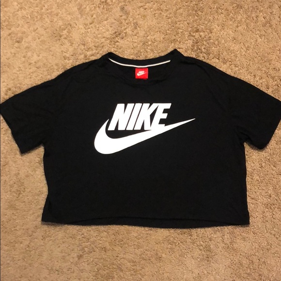 nike cropped shirt